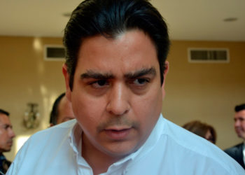 UN SENADOR MUY “FIFÍ”