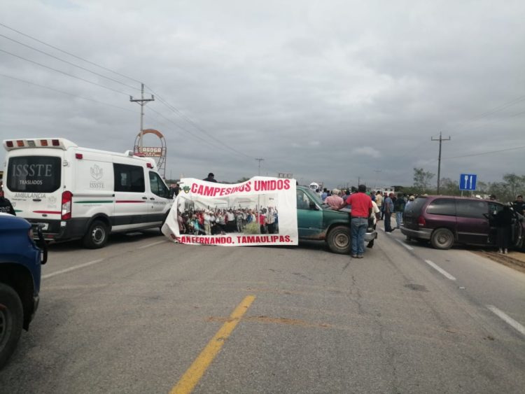 Bloqueada la carretera federal Matamoros- Victoria en San Fernando