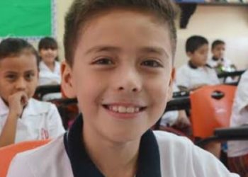 Los alumnos más inteligentes siguen esperando las becas del estado
