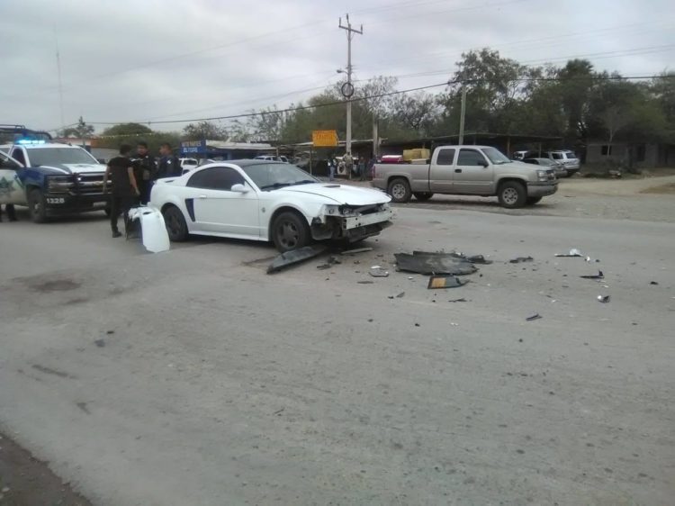 Mustang pega por alcance