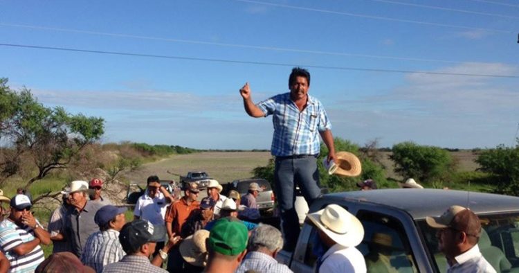 Graneros “San Juan” embarga maquinaria a campesinos