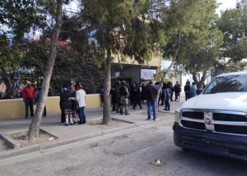 Niño mata a maestra y se suicida en colegio