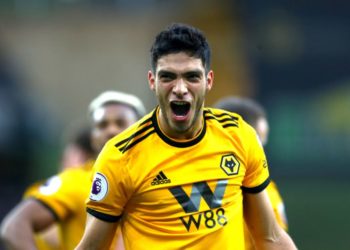 Se convierte en máximo goleador