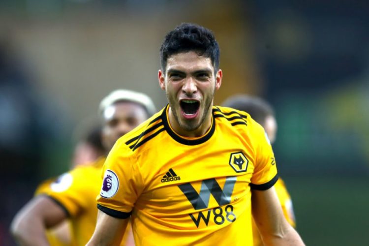 Se convierte en máximo goleador