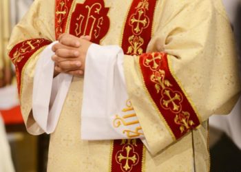 Iglesia católica ahora buscará educar a los niños