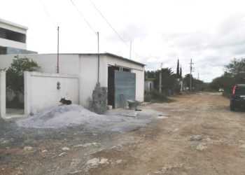 Muere empleado de ferretería aplastado por caja de camión