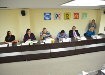 Reparte $144 millones entre partidos políticos