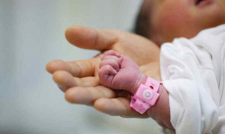 CORONAVIRUS infecta a recién nacido y a su madre