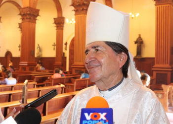 Obispo católico reprueba trabajo del presidente