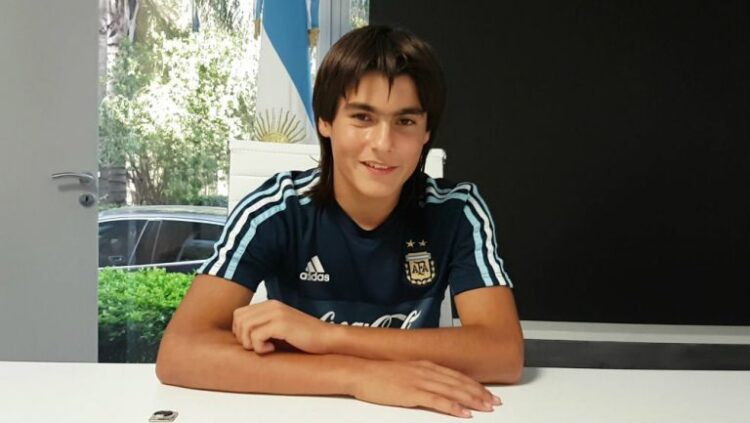 El “Messi” mexicano podría mudarse a Argentina