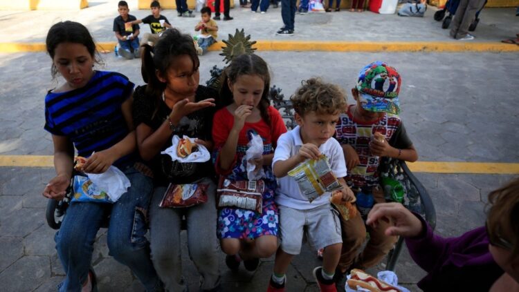 Ordenan inmediata liberación de niños migrantes por COVID