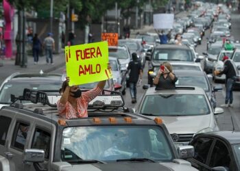 “CRECEN LAS PROTESTAS ANTI-AMLO”.
