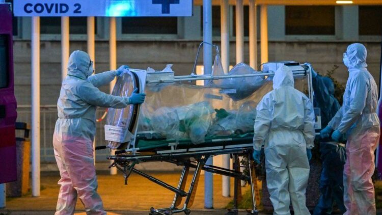 México rebasa a España con cifra de muertes por COVID