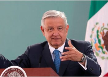 AMLO niega maquillar cifras mortales del COVID