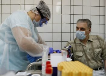 AMLO formaliza acuerdo con AstraZeneca y Oxford para vacuna contra el COVID