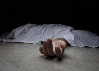 Lo encuentran muerto en el patio de su casa en Paso Real