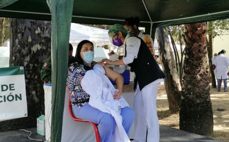 Denuncian abusos en vacuna Anti-COVID en Tamaulipas
