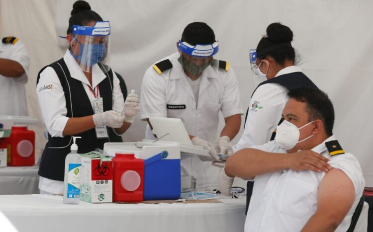 Inicia en México vacunación masiva