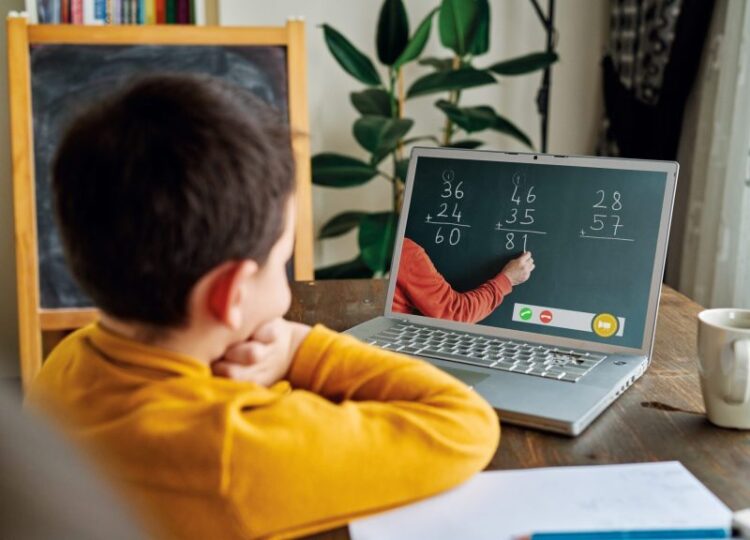 Padres de familia prefieren clases virtuales