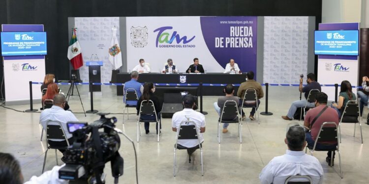 T E C L A Z O S/“HAY QUE HACER A UN LADO LAS DIFERENCIAS Y VER POR LAS FAMILIAS”: CABEZA DE VACA