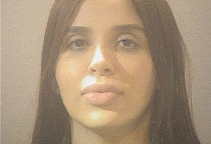 Filtran fotografía de esposa del Chapo detenida
