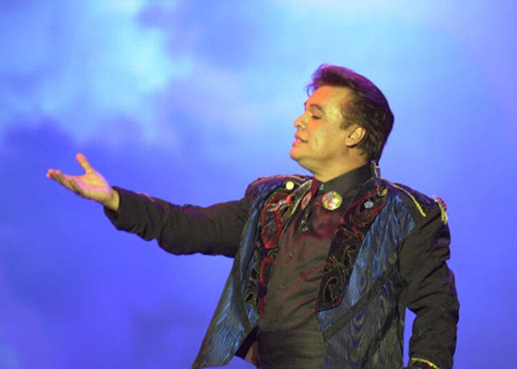 Preparan segunda temporada de serie de Juan Gabriel
