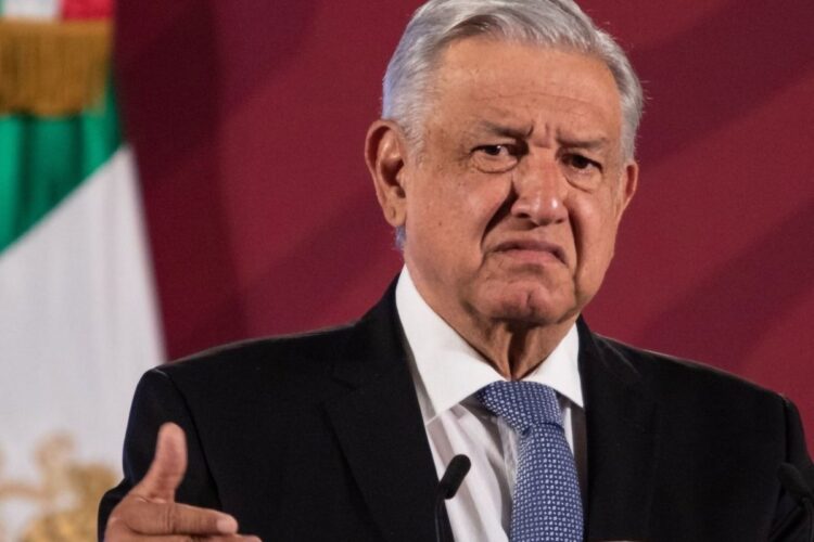 Tras caída de dos candidatos: AMLO acusa al INE y al Tribunal Electoral de atentar contra la democracia