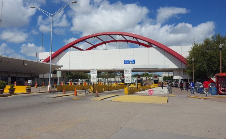 Modificarán restricciones para cruzar a EU, analizan reapertura de puentes