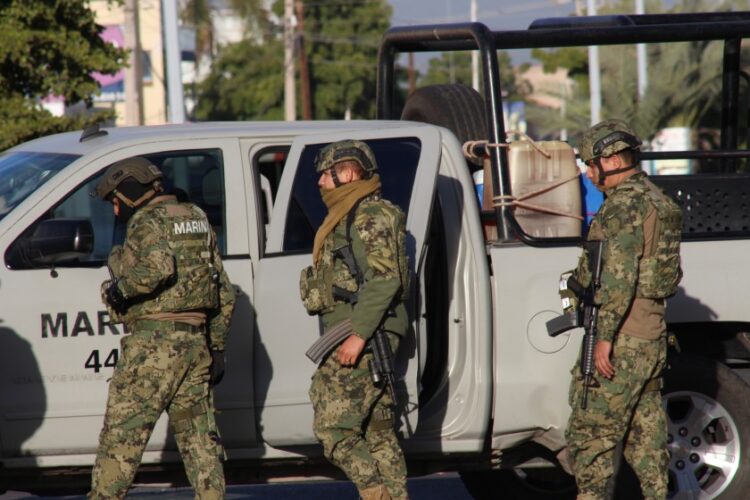 SEMAR entrega a 30 marinos involucrados en desapariciones en Tamaulipas