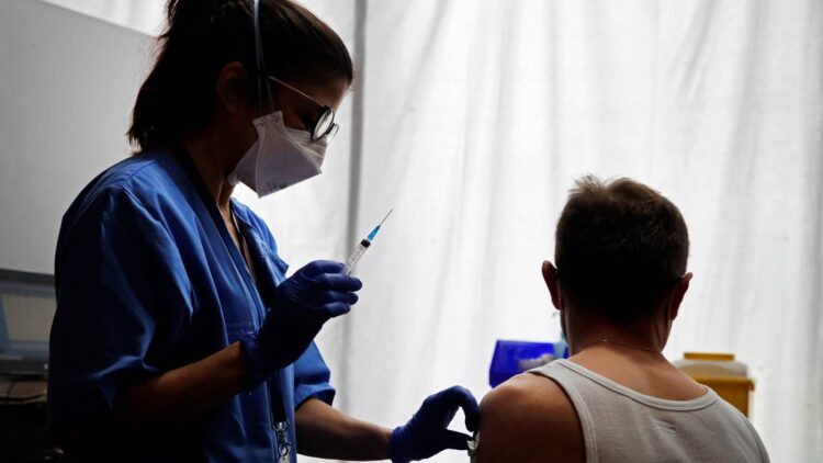 Estados Unidos abre vacunación general para mayores de 16 años