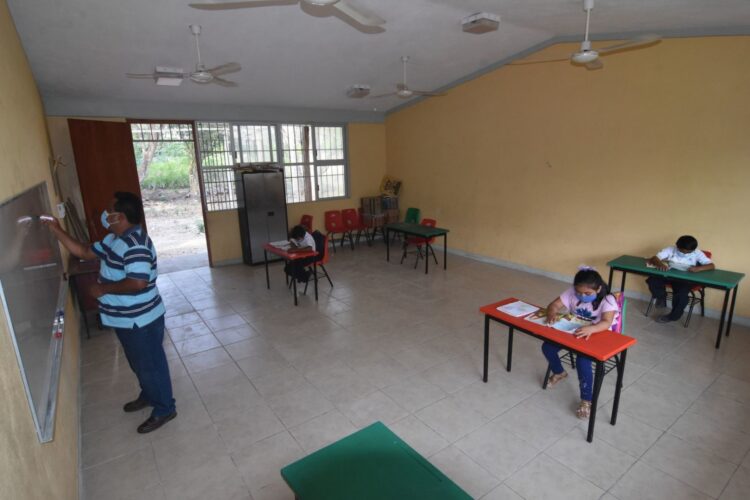 Abren convocatoria para escuelas que quieran regresar a clases el 31 de Mayo