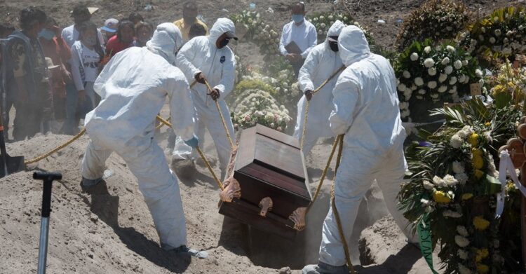 Muertes por COVID en México registran su cifra más baja