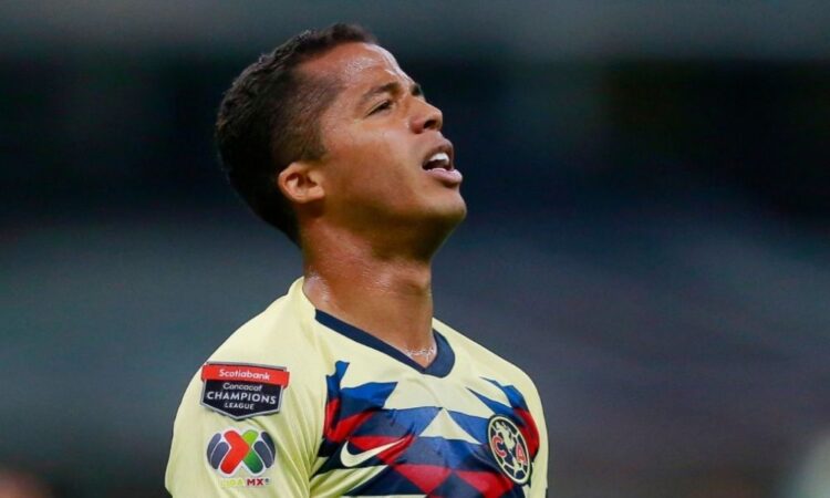 Tiene un pie fuera del América