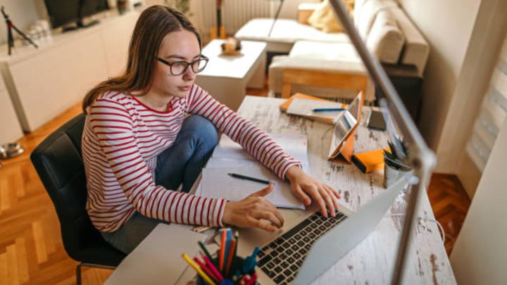 Hay becas para alumnos de colegios; llaman a inscribirse