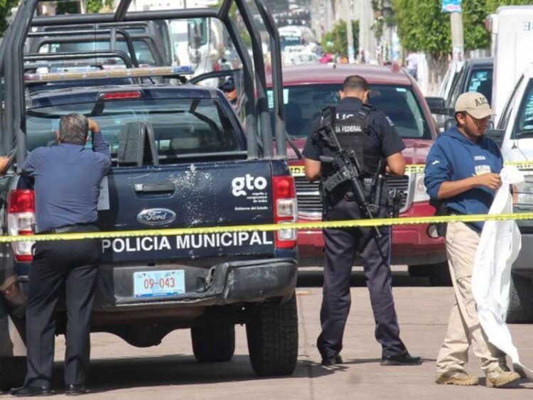 Policías asesinan a balazos a niño que les lanzó piedras en defensa de su madre