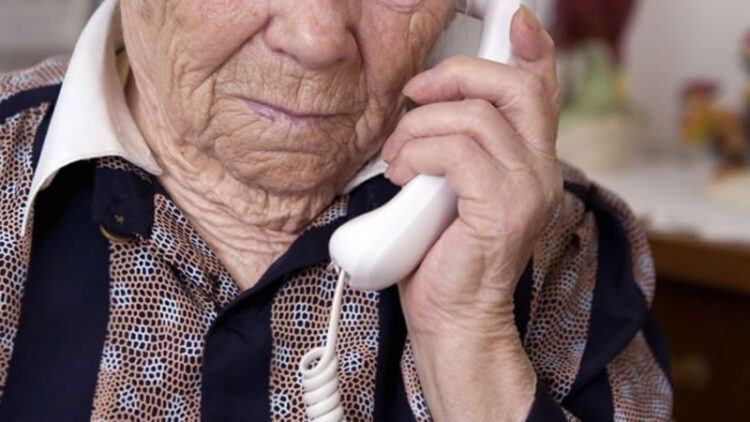 Alerta: Estafan a abuelitos con “65 y Más”