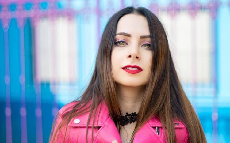 Millones de fans dejaron sola a Youtuber encarcelada por pornografía infantil