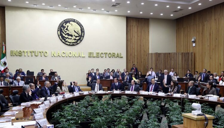 Va 4T por cabezas del INE tras supuesto boicot de consulta popular
