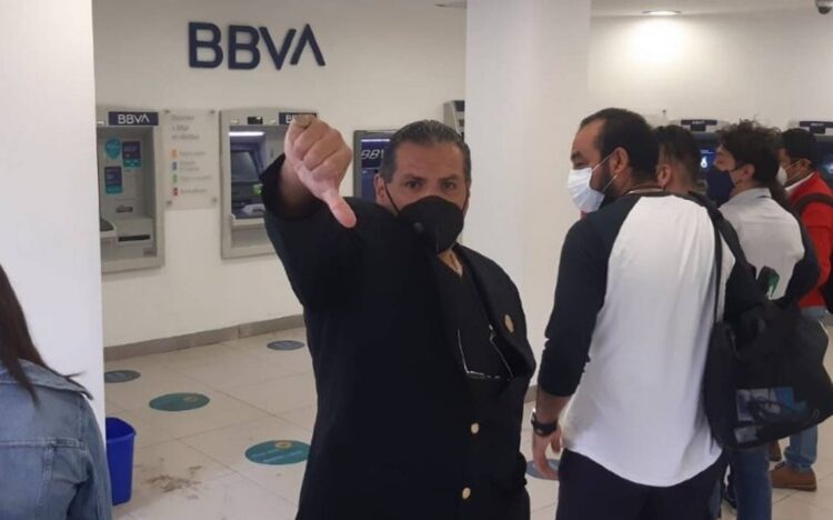 Revelan problema que provocó caída de Bancomer