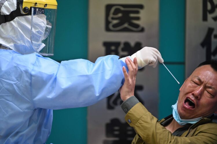 Alerta: China confina a millones por COVID