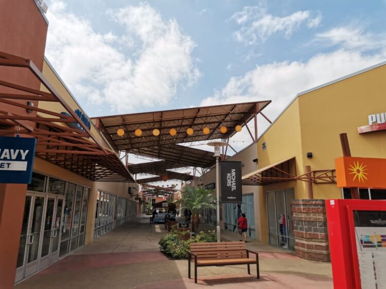 Reapertura de puentes pegará al comercio local