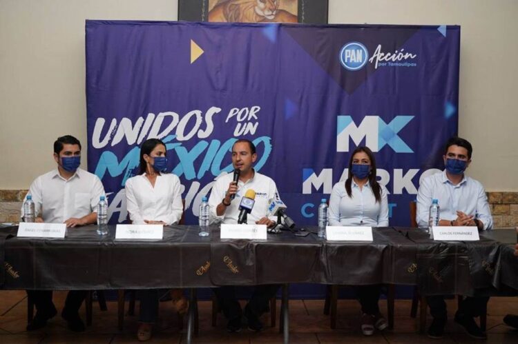 T E C L A Z O S/X.-En Acción Nacional “o somos o no somos”.!