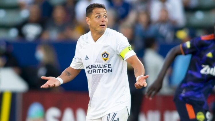 Descartan al Chicharito de la selección