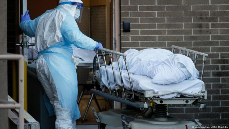 Suben muertes por COVID en EUROPA; nueva variante preocupa y mucho