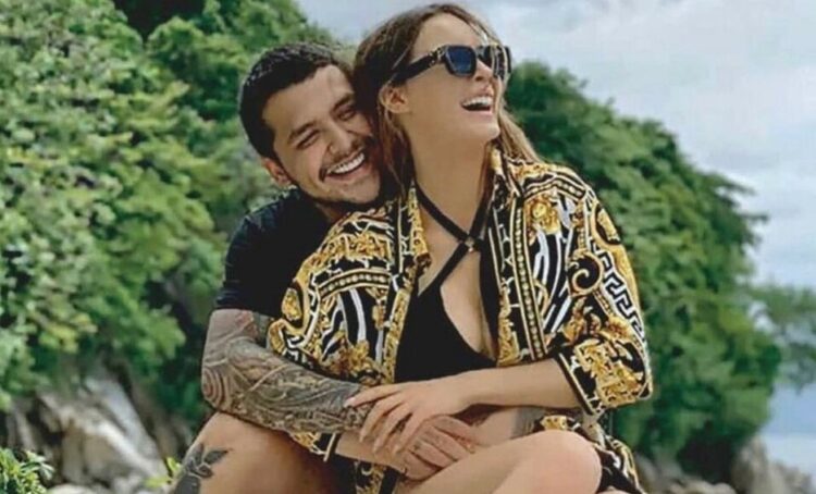 Pronto se casarán, anuncia Nodal