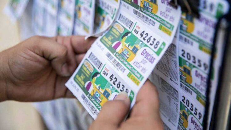 Andan huyendo familias que ganaron rifa de avión presidencial