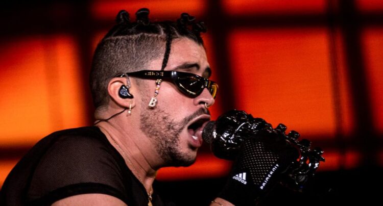 Pagan más de 8 mil pesos por boleto para concierto de Bad Bunny en el Azteca