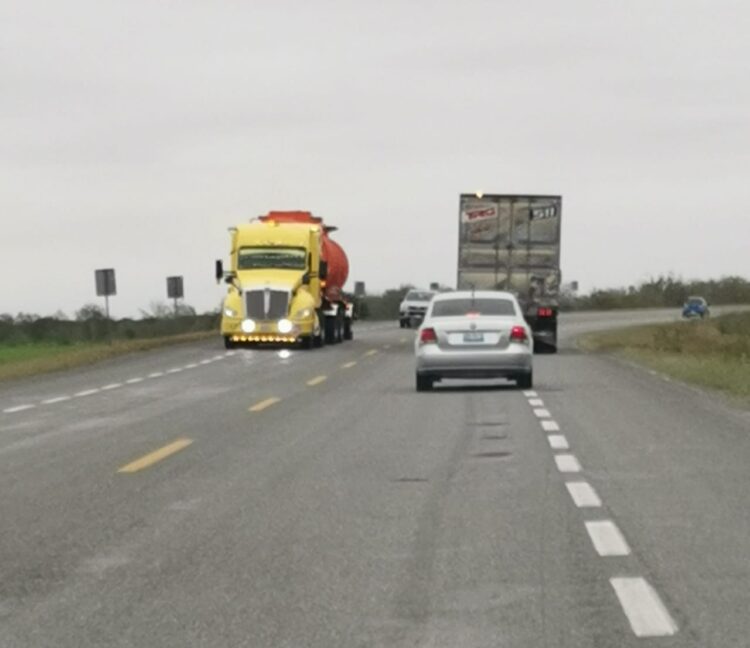 Tránsito pesado satura las carreteras en la región de San Fernando