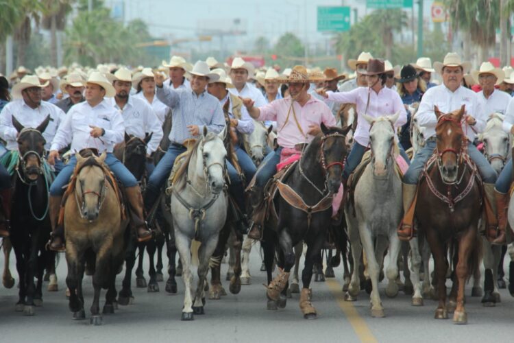 A TAMBOR BATIENTE/ DÍAS DE FIESTA PARA SAN FERNANDO