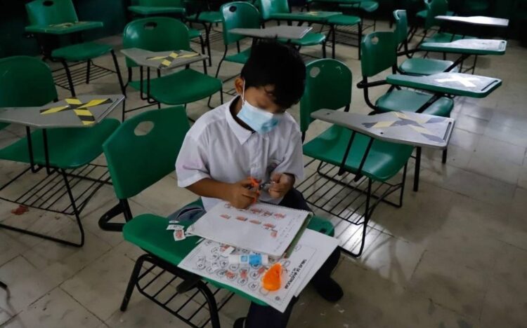 Preocupados padres trabajadores por desaparición de escuelas de Tiempo Completo